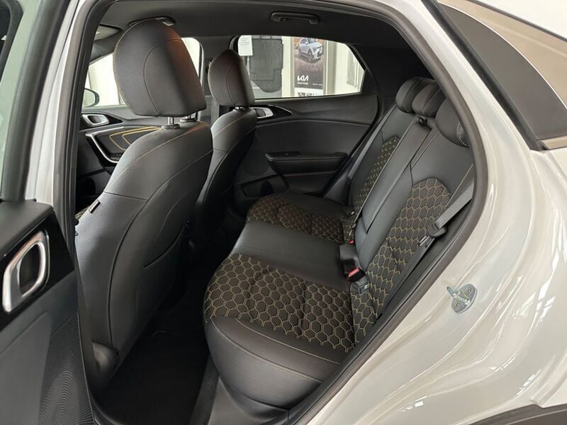 Gebraucht Kia XCeed Xdition 204 PS (150 kW) 2020 Hw2) deluxeweiss met. (weiss SUV