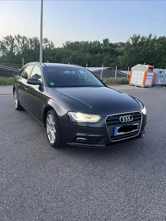 Gebraucht Audi A4 Ambiente 150 PS (110 kW) 2015 Schwarz Kombi