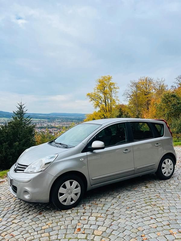 Silber Gebraucht 2010 Nissan Note Kleinwagen | 5.300 € - Bild 1/4