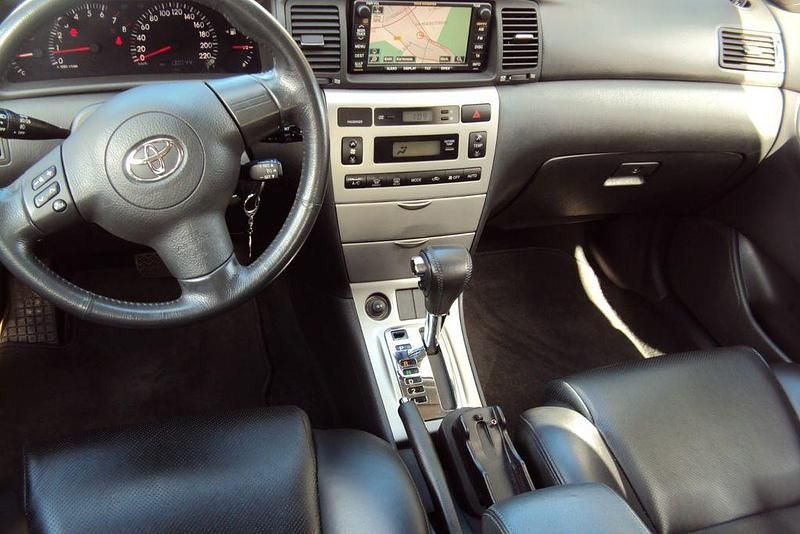 Silber Gebraucht 2005 Toyota Corolla Executive Limousine | 5.900 € (Fairer Preis) - Bild 1/4