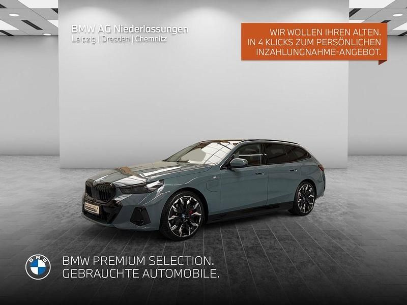 Grün Gebraucht 2024 BMW 530e M Sport Kombi | 74.610 € - Bild 1/2