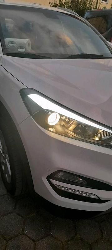 Gebraucht Hyundai Tucson 177 PS (130 kW) 2016 Weiß SUV