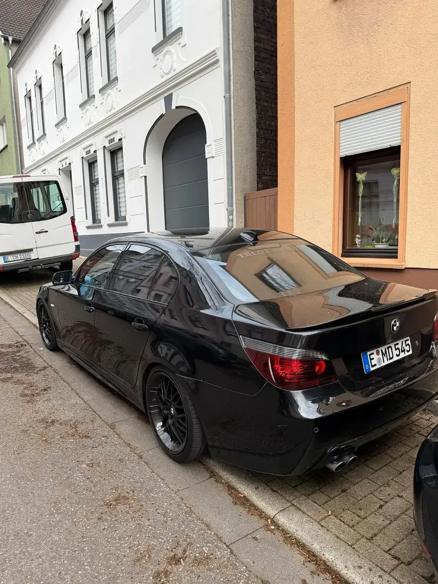 Gebraucht BMW 545 333 PS (244 kW) 2005 Schwarz Limousine