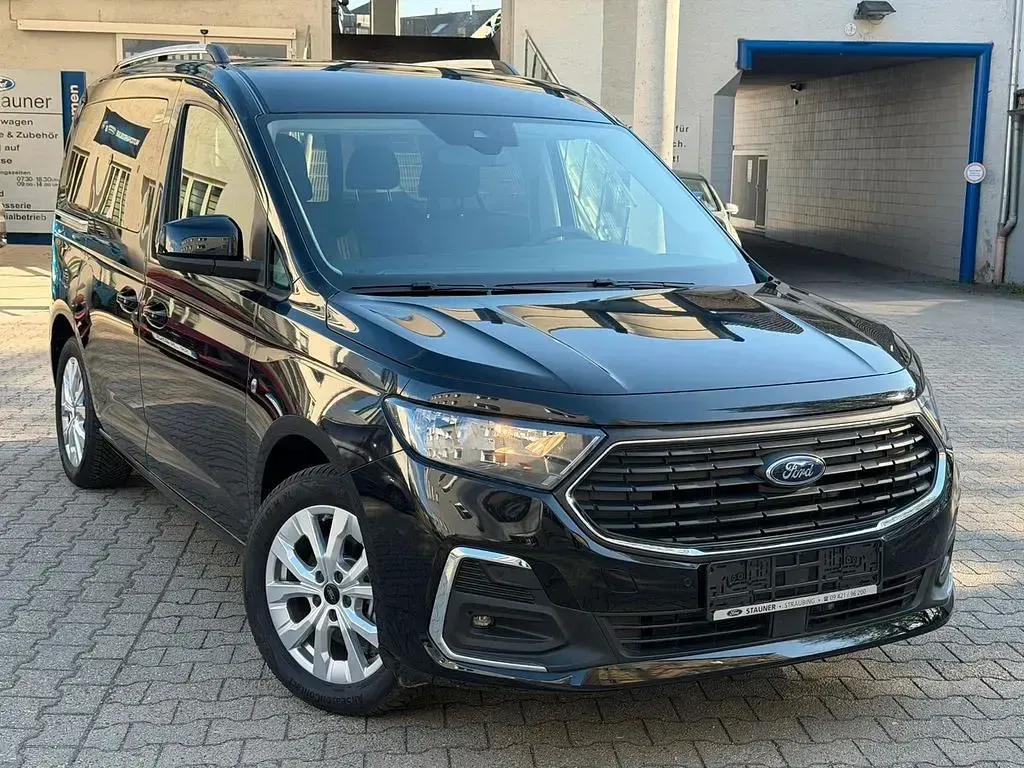 Neu Ford Tourneo Connect Titanium 122 PS (89 kW) 2026 Schwarz Van / Kleinbus