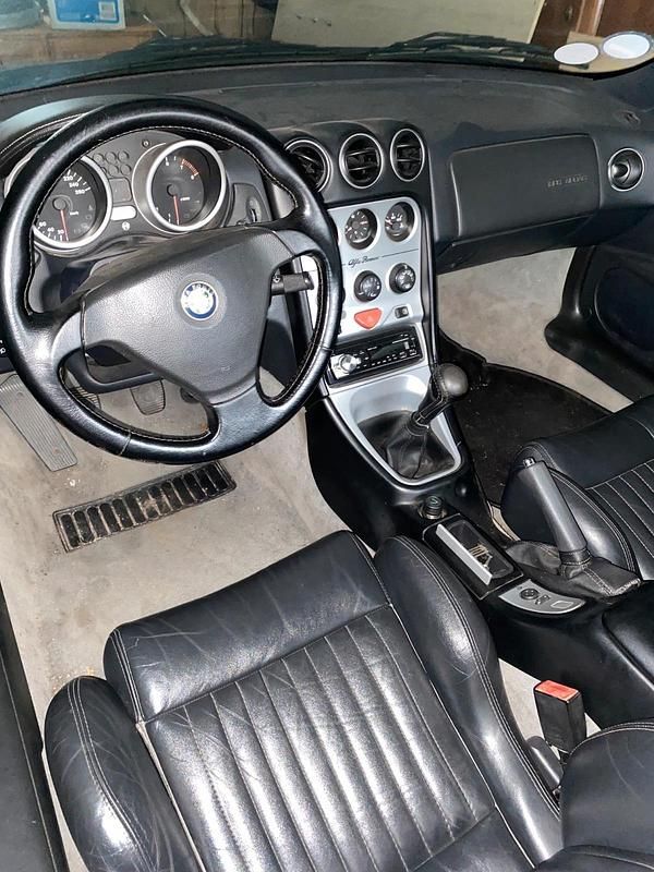 Second-hand Alfa Romeo Spider 150 CP (110 kW) 1998 Cabrio
