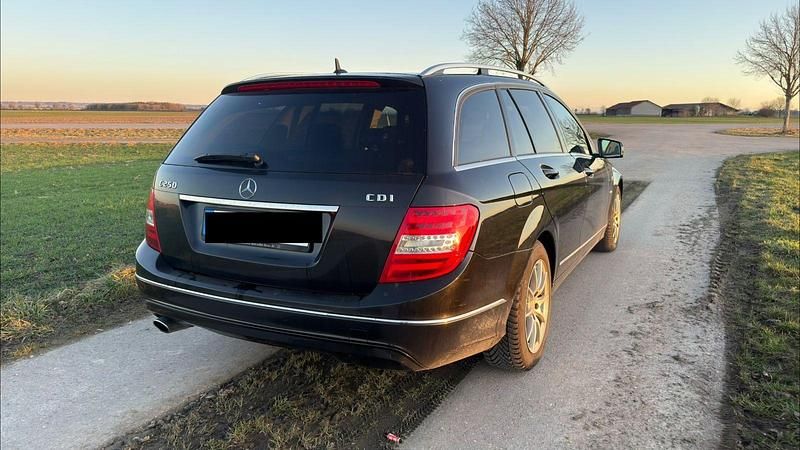 Gebraucht Mercedes C250 Avantgarde 204 PS (150 kW) 2012 Schwarz Kombi