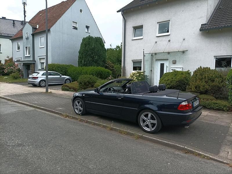 Blau Gebraucht 2004 BMW 318 Cabriolet Cabrio | 6.500 € - Bild 1/4
