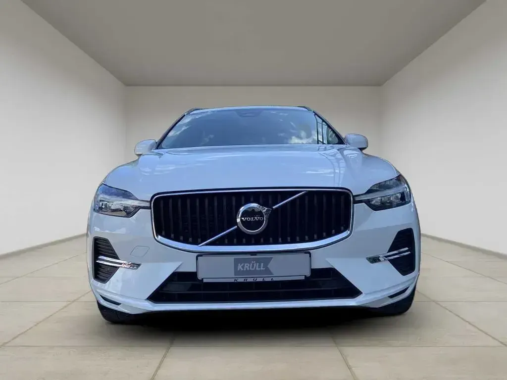 Gebraucht Volvo XC60 Core 197 PS (144 kW) 2023 Weiß SUV