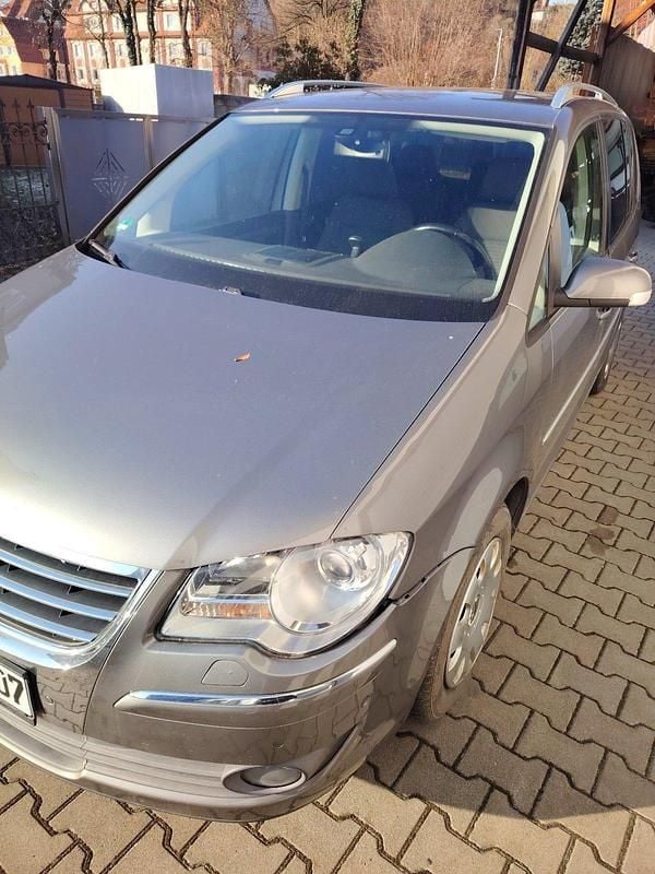 Grau Gebraucht 2008 VW Touran Van / Kleinbus | 1.659 € (Superpreis) - Bild 1/4