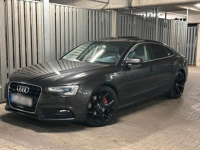 Grau Gebraucht 2012 Audi A5 Sportback Limousine | 10.500 € (Guter Preis) - Bild 1/4