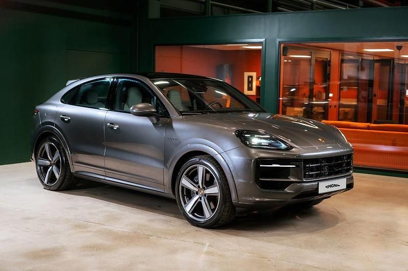 Grau Gebraucht 2024 Porsche Cayenne SUV | 106.900 € (Fairer Preis) - Bild 1/4