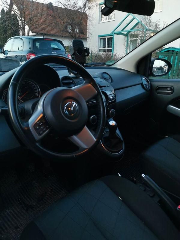 Gebraucht Mazda 2 Sendo 85 PS (62 kW) 2014 Schwarz Kleinwagen