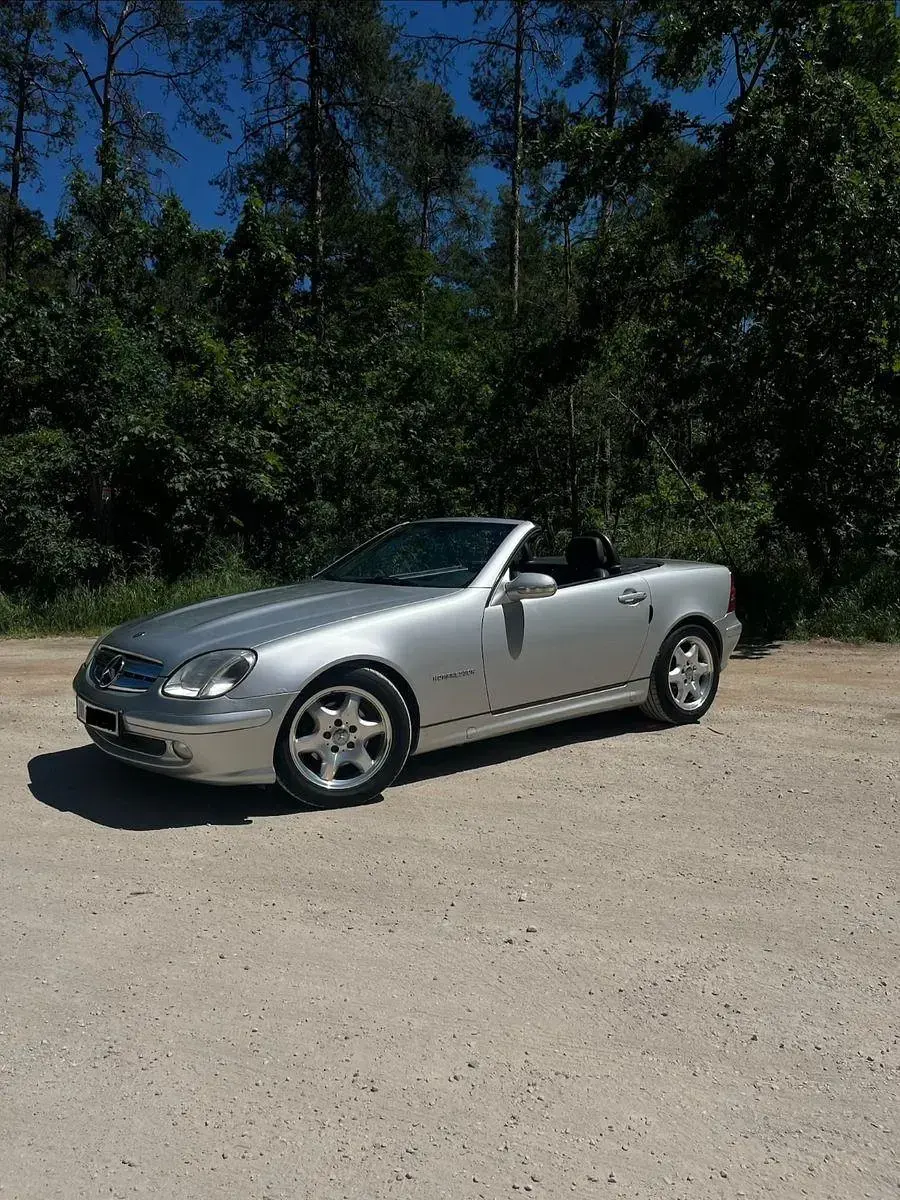 Gebraucht Mercedes SLK230 197 PS (144 kW) 2002 Silber Cabrio