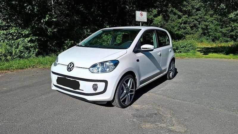 Weiß Gebraucht 2015 VW up! Kleinwagen | 5.000 € (Guter Preis) - Bild 1/4