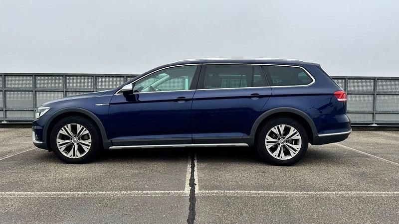 Gebraucht VW Passat Alltrack 190 PS (139 kW) 2019 Blau Kombi