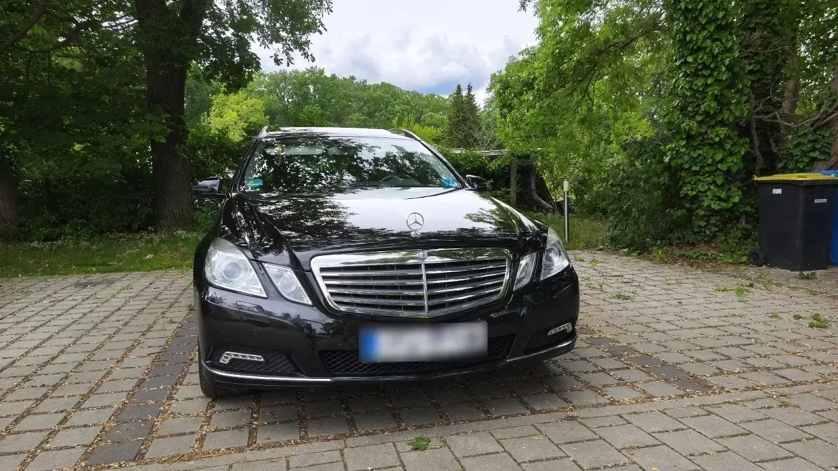 Gebraucht Mercedes E350 231 PS (169 kW) 2010 Schwarz Kombi