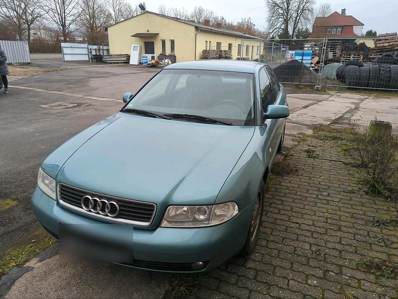 Gebraucht Audi A4 125 PS (91 kW) 1999 Grün Limousine