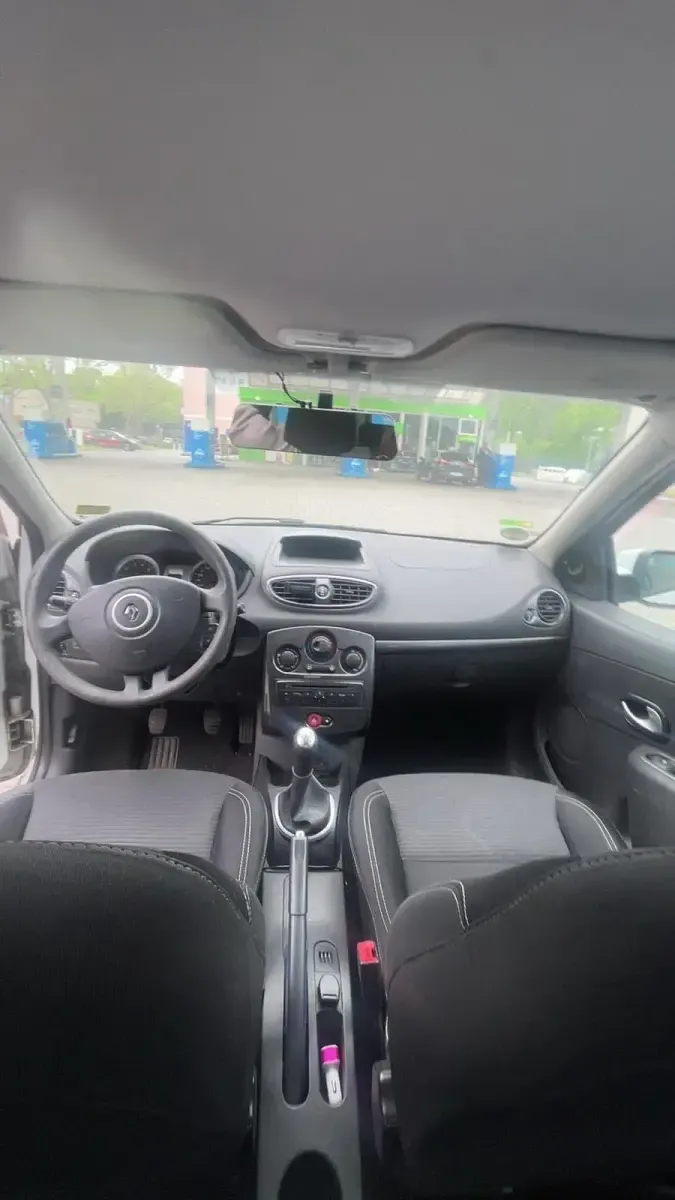 Gebraucht Renault Clio IV 75 PS (55 kW) 2013 Weiß Kleinwagen