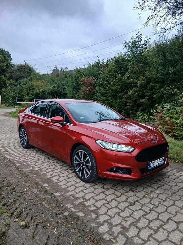 Rot Gebraucht 2020 Ford Mondeo Limousine | 15.500 € (Fairer Preis) - Bild 1/4
