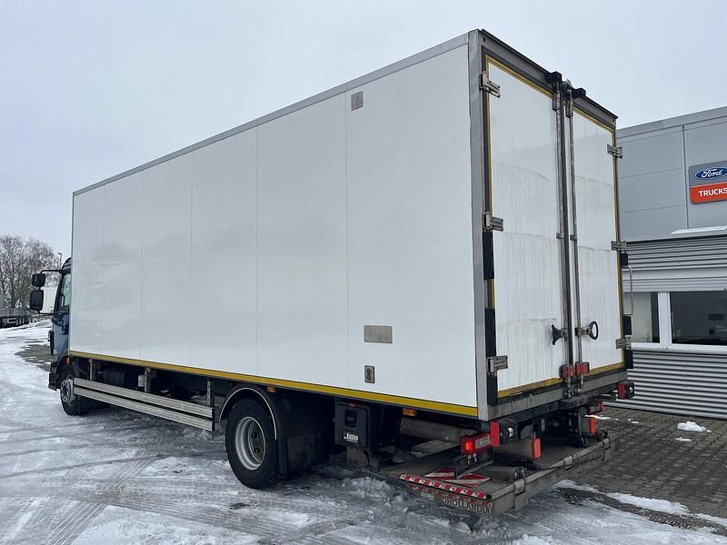 Gebraucht Volvo 240 245 PS (180 kW) 2023 Blue jaipur blau