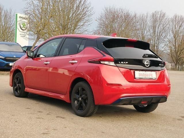 Gebraucht Nissan Leaf Tekna 160 kW (218 PS) 2021 Red (s) Kleinwagen