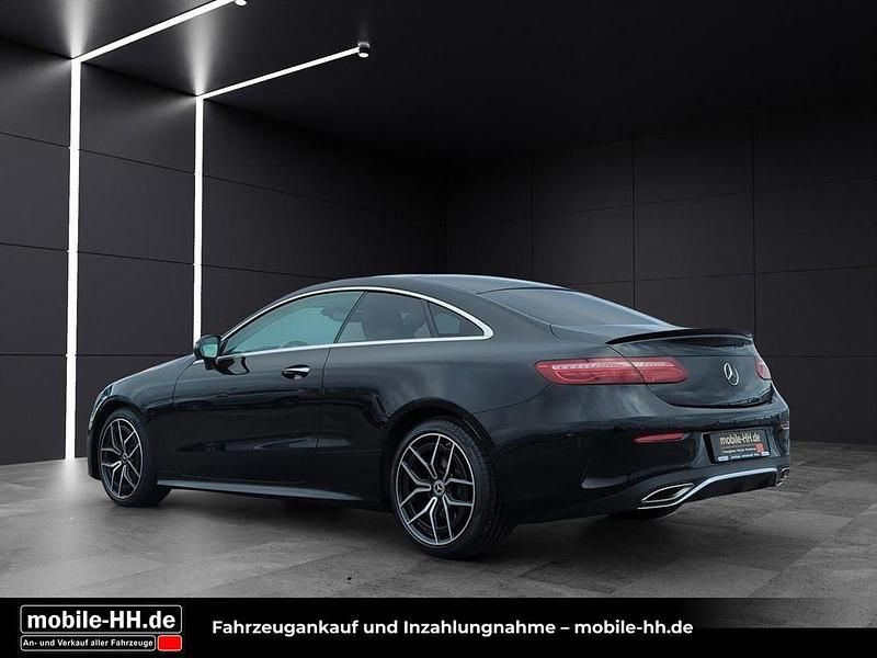 Gebraucht Mercedes E200 AMG line 197 PS (144 kW) 2023 Schwarz  unilack Coupé
