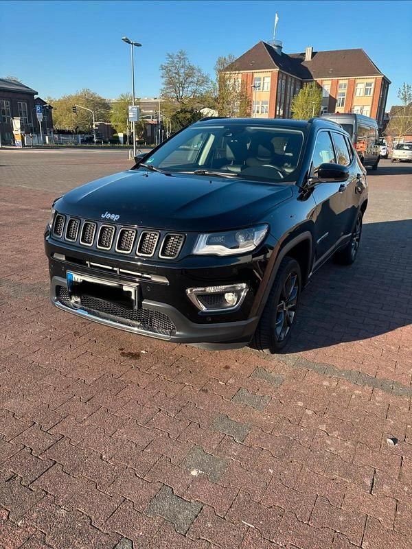 Second-hand Jeep Compass 170 CP (125 kW) 2018 Negru SUV