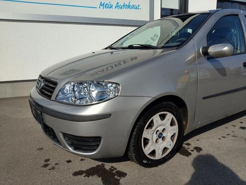 Gebraucht Fiat Punto 95 PS (69 kW) 2003 Silber Kleinwagen