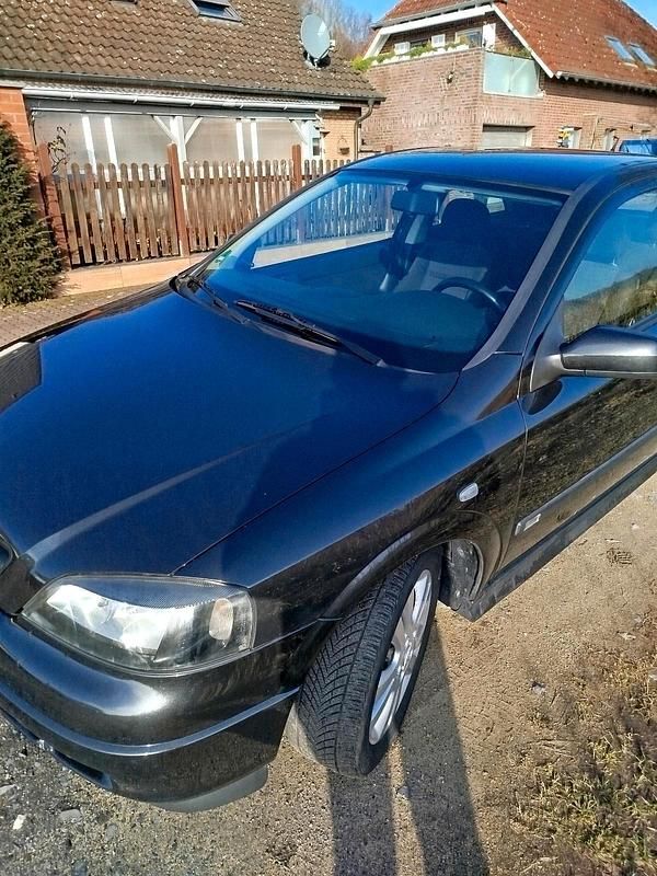 Gebraucht Opel Astra 125 PS (91 kW) 2000 Schwarz Coupé