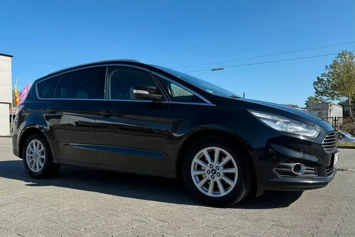 Używany Ford S-MAX Titanium 150 KM (110 kW) 2017 Czarny Minivan