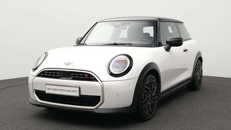 Weiß Gebraucht 2024 Mini Cooper S Favoured Kleinwagen | 24.470 € - Bild 1/4