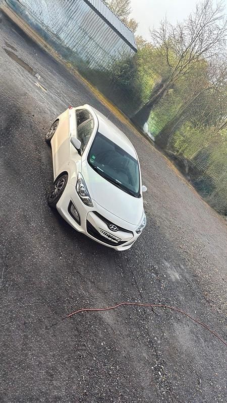 Gebraucht Hyundai i30 109 PS (80 kW) 2014 Kleinwagen