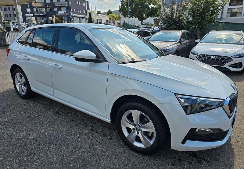 Rot Gebraucht 2022 Skoda Scala Style Kleinwagen | 23.750 € (Fairer Preis) - Bild 1/4