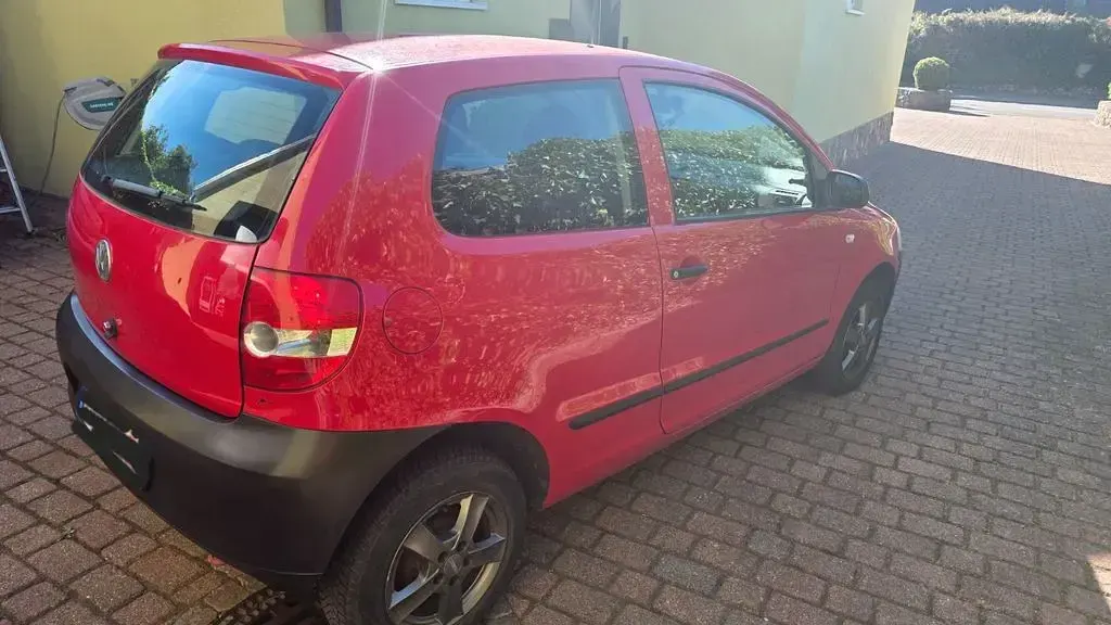 Gebraucht VW Fox 54 PS (39 kW) 2007 Rot Kleinwagen