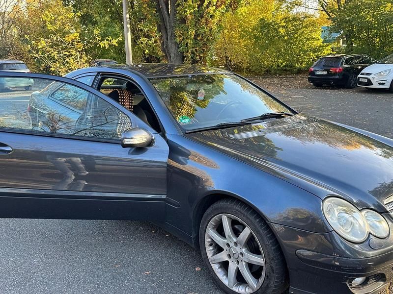 Schwarz Gebraucht 2005 Mercedes 200 Coupé | 1.999 € - Bild 1/4