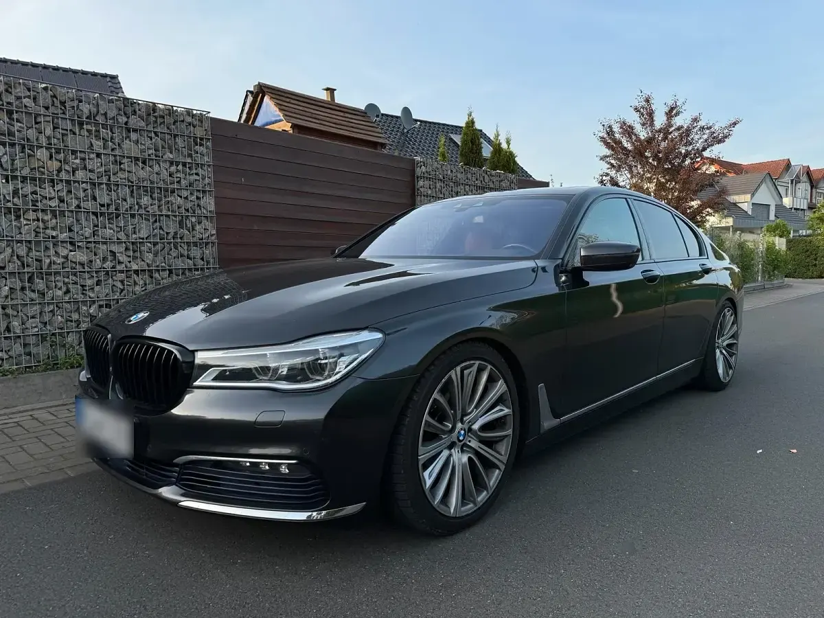 Gebraucht BMW 730 245 PS (180 kW) 2016 Grau Limousine
