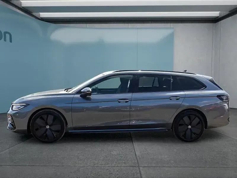 Gebraucht VW Passat 193 PS (141 kW) 2025 Grau Kombi