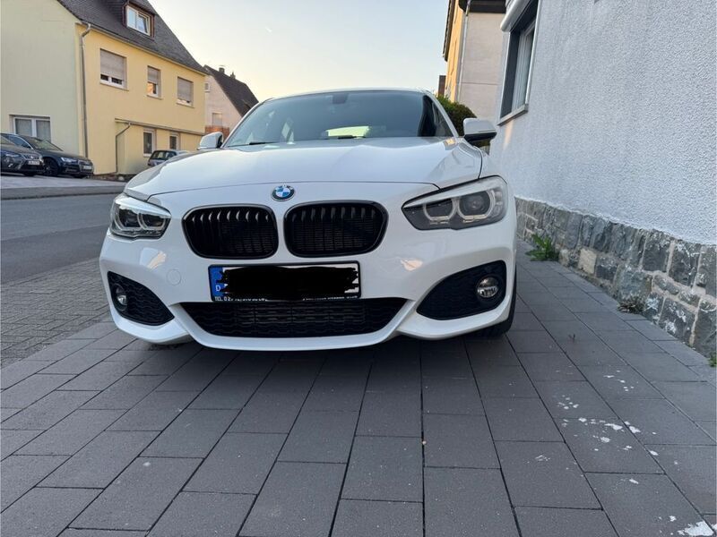 Weiß Gebraucht 2018 BMW 120 M Sport Kleinwagen | 18.600 € (Guter Preis) - Bild 1/4