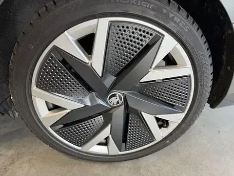 Gebraucht Skoda Superb SportLine 204 PS (150 kW) 2025 Graphitegrau metallic Kombi