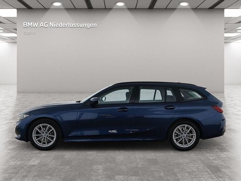 Gebraucht BMW 318 Basis 150 PS (110 kW) 2023 Blau Kombi