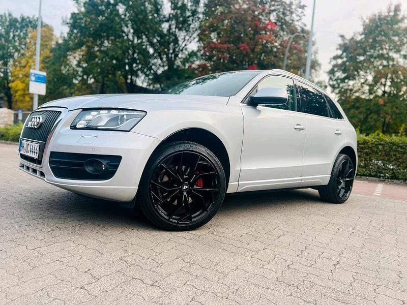 Silber Gebraucht 2009 Audi Q5 Comfort SUV | 9.850 € (Fairer Preis) - Bild 1/4