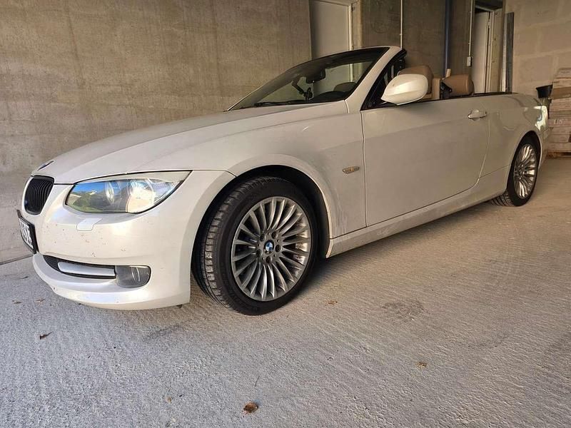 Gebraucht BMW 330 Cabriolet 313 PS (230 kW) 2011 Weiß Cabrio