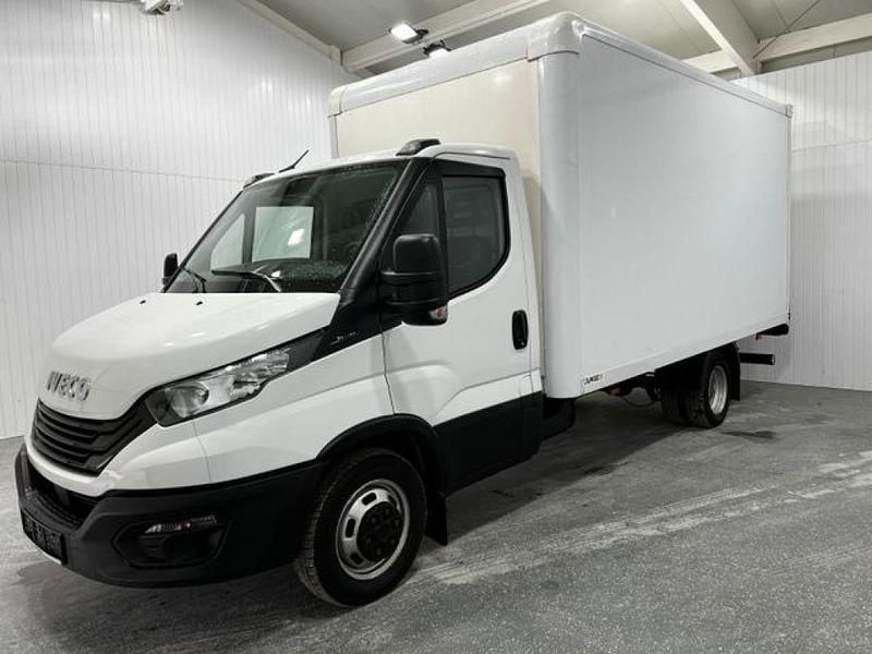 Second-hand Iveco Daily 156 CP (114 kW) 2024 Alb Van