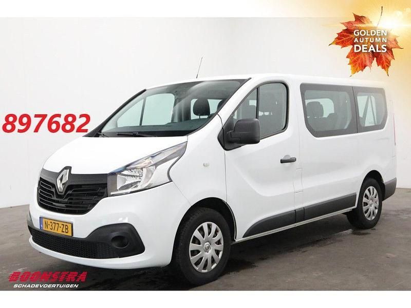 Weiß Gebraucht 2017 Renault Trafic Expression Van | 12.150 € (Etwas zu teuer) - Bild 1/4