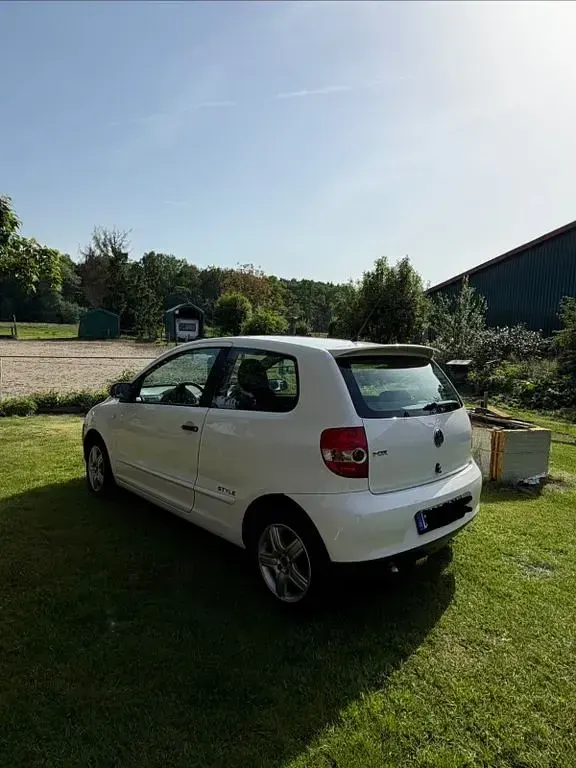 Gebraucht VW Fox Style 60 PS (44 kW) 2011 Weiß Kleinwagen