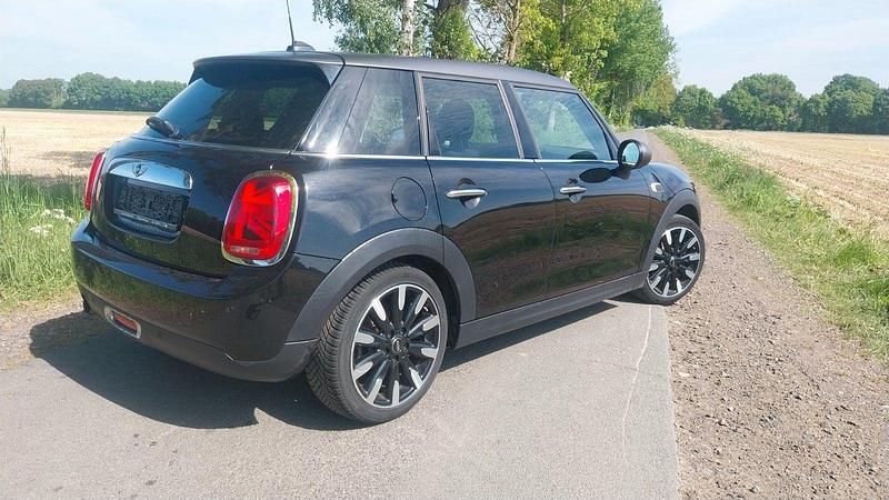 Gebraucht Mini Cooper 136 PS (100 kW) 2016 Schwarz Kleinwagen