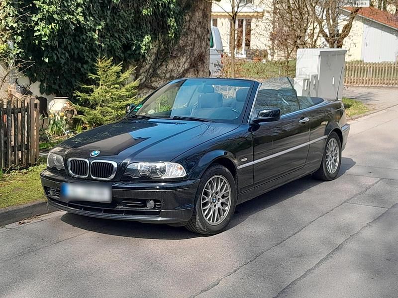 Schwarz Gebraucht 2002 BMW 318 Cabriolet Cabrio | 3.090 € - Bild 1/4