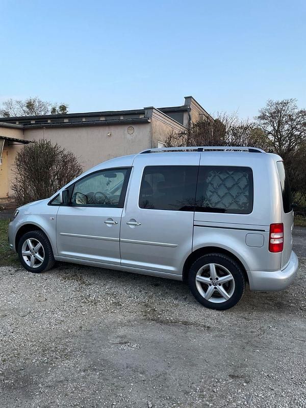 Gebraucht VW Caddy Edition 105 PS (77 kW) 2015 Silber Van / Kleinbus