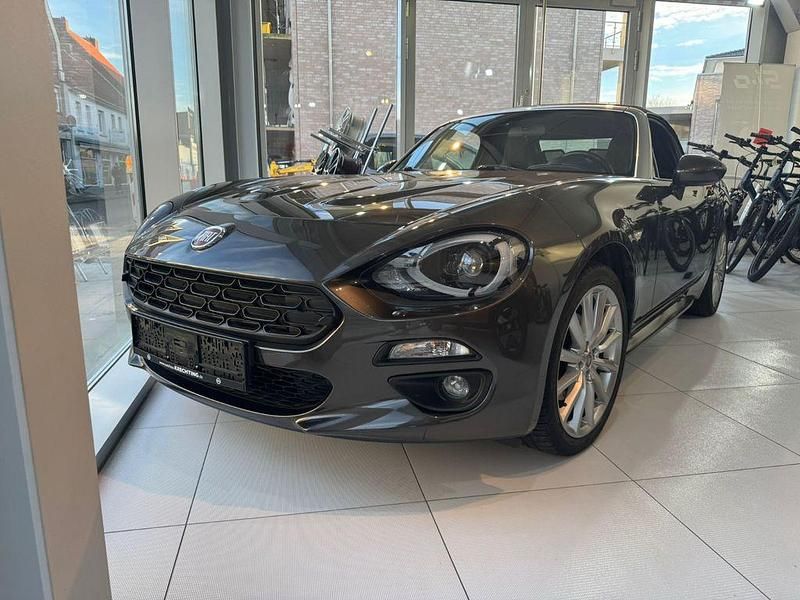 Braun Gebraucht 2018 Fiat 124 Spider Lusso Cabrio | 19.999 € (Etwas zu teuer) - Bild 1/4