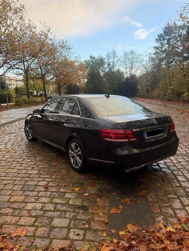 Gebraucht Mercedes E200 Avantgarde 136 PS (100 kW) 2015 Schwarz Limousine